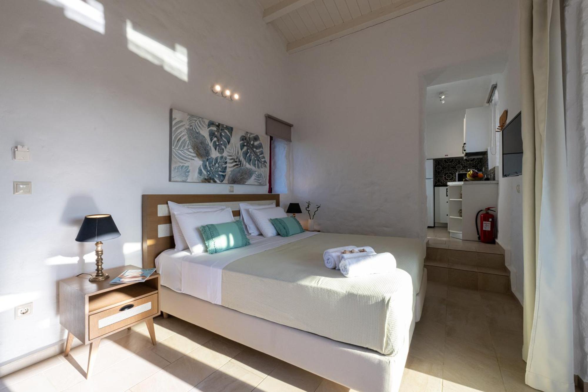 Abeloessa Methonian Hospitality Aparthotel Exterior foto