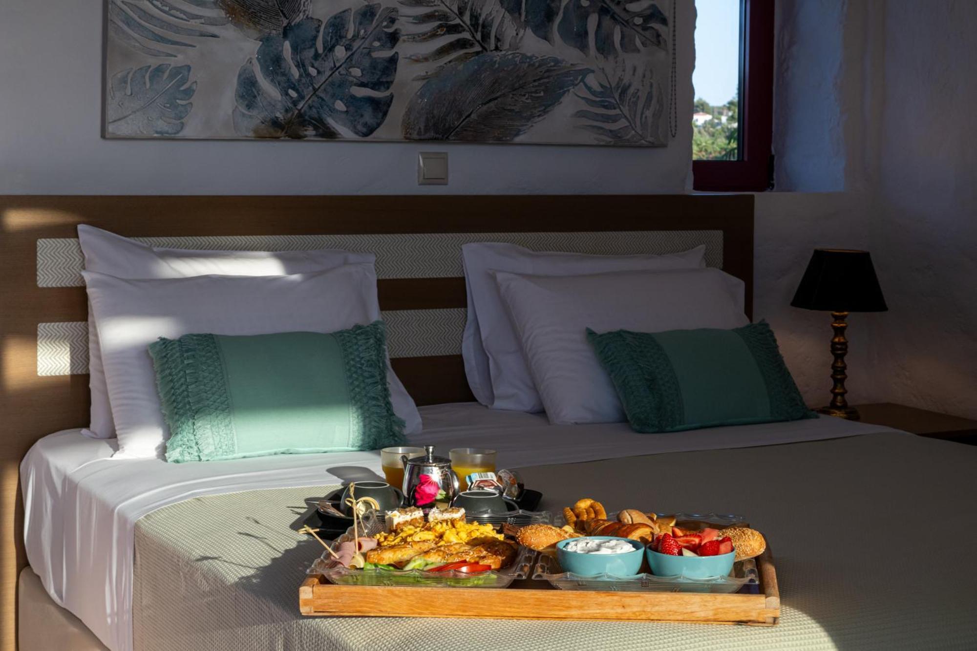 Abeloessa Methonian Hospitality Aparthotel Exterior foto